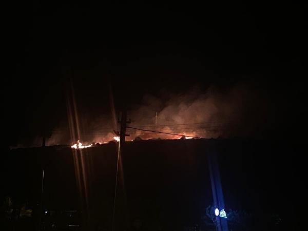 Çeşme'de alevli gece! Herkes sokağa fırladı
