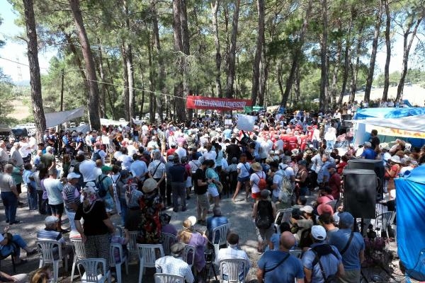 Kılıçdaroğlu Akbelen'de, köylüler, çevreciler ve sendika ile görüştü
