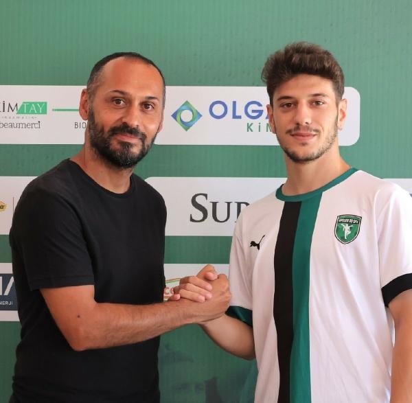 Efeler 09'da Mert ve Uğur takımda kaldı