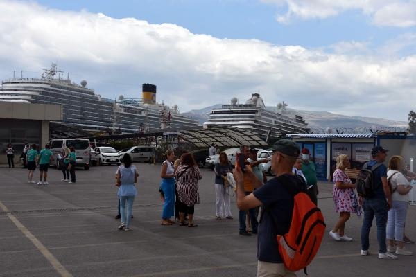 İzmir, 6 ayda 534 bin yabancı turist ağırladı