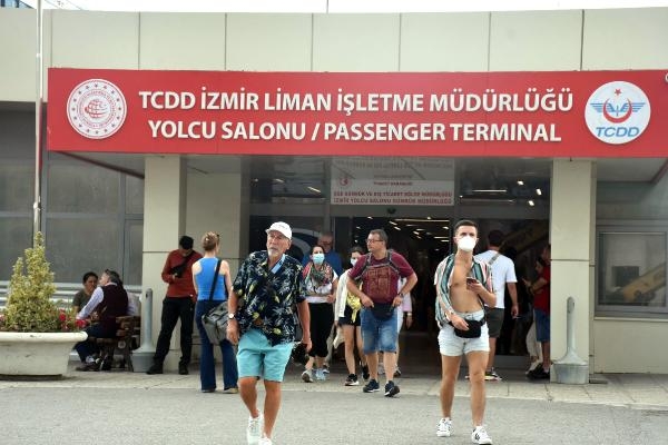 İzmir, 6 ayda 534 bin yabancı turist ağırladı