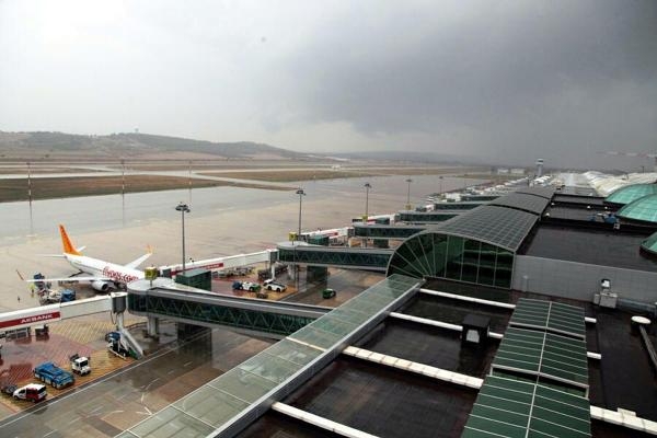 İzmir Havalimanı 4.7 milyon kişiyi ağırladı