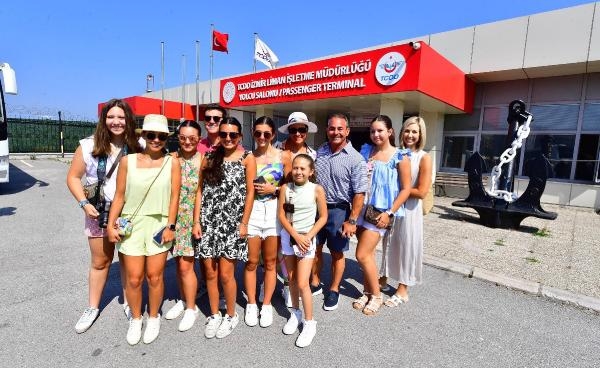 İzmir'e 10'uncu kruvaziyer gemi yanaştı