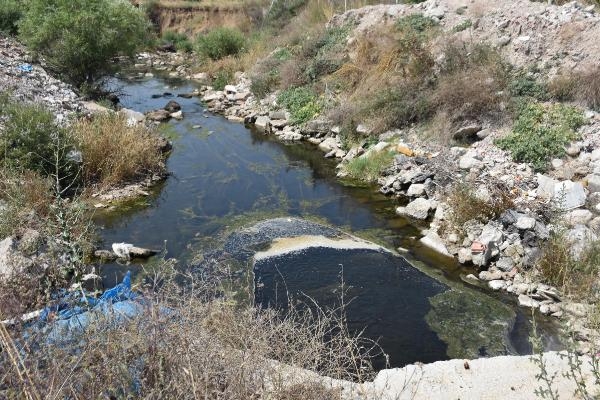 İzmir'in içme suyuna çöp ve moloz döktüler