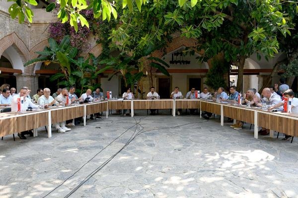 Kuşadası Belediyesi, altyapıları planlanmamış yere ruhsat vermeyecek