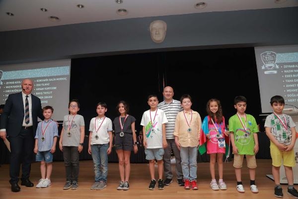 Matematik şampiyonları ödüllerini aldı