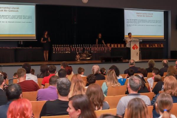 Matematik şampiyonları ödüllerini aldı