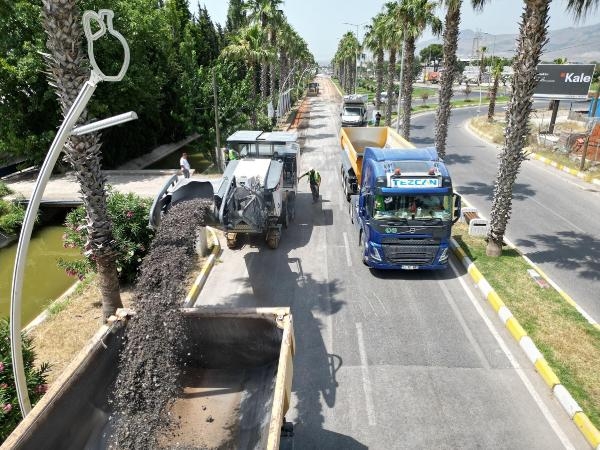 Menemen'e 1 milyon metrekarelik yol yapıldı