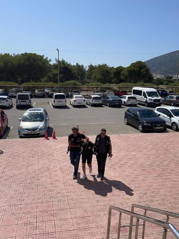 "MİT mensubuyum" diyerek dolandırdı
