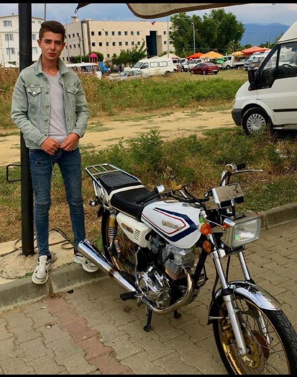 Motosikletle kaza yapan genç hayatını kaybetti