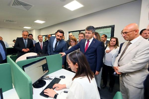 Sağlık Bakan Yardımcısı Kırbıyık, İzmir'deki hastaneleri değerlendirdi