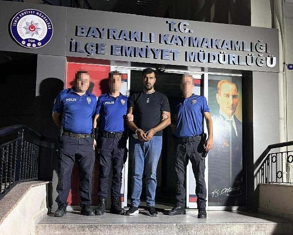 Şarkı paylaşıp, annesini öldürdü