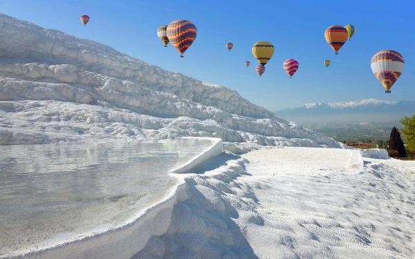 Tatilde en çok ziyaretçi Pamukkale'ye