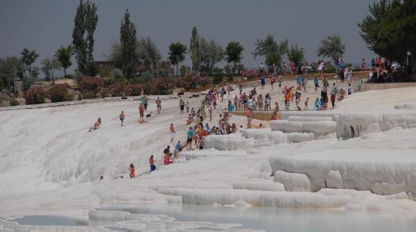 Tatilde en çok ziyaretçi Pamukkale'ye