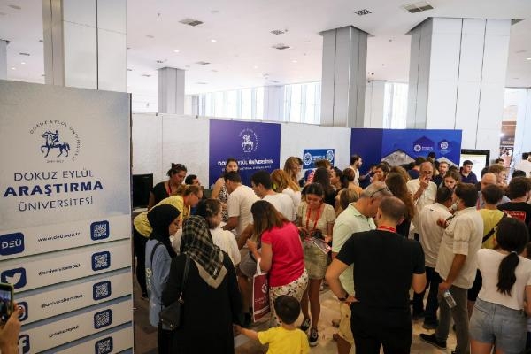 Tercih fuarında DEÜ standına yoğun ilgi