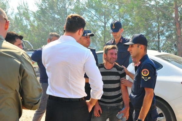 Yanan evleri için ağladılar