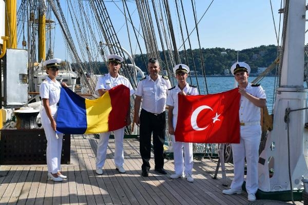 Yüzen tarih İzmir'e geliyor
