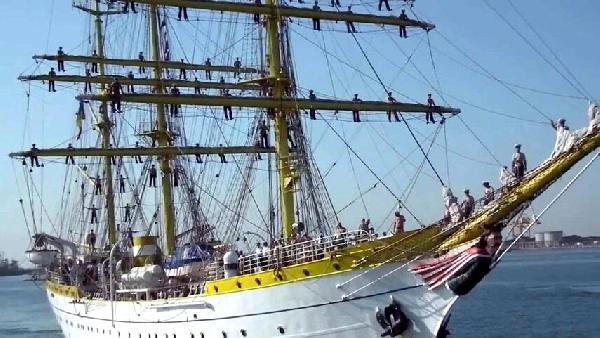 Yüzen tarih İzmir'e geliyor