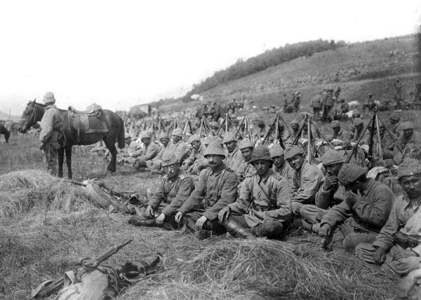 'Askerin üstünün yırtık olduğuna ilişkin fotoğraflar Çanakkale Cephesi'ne ait değil'