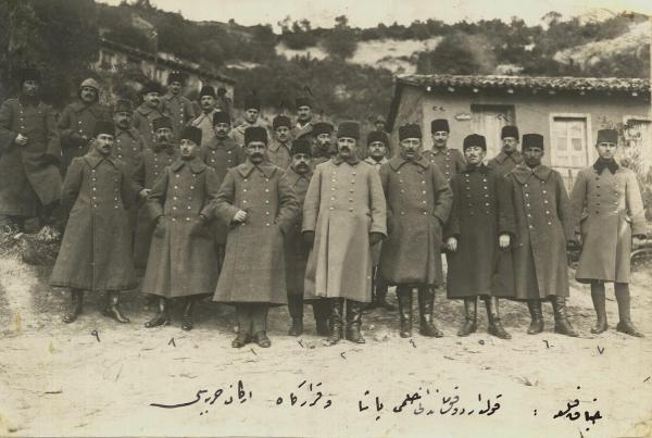 'Askerin üstünün yırtık olduğuna ilişkin fotoğraflar Çanakkale Cephesi'ne ait değil'
