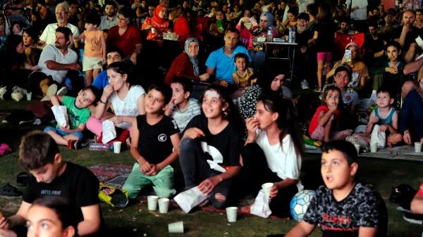 Aydın'da Tekstil Park'ta sinema, Mimar Sinan Parkı'nda ise müzik keyfi