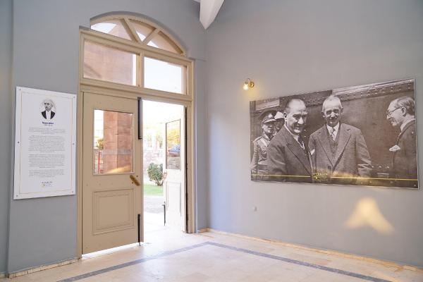 Ayvalık'ta İsmet İnönü Kültür Merkezi yenilendi