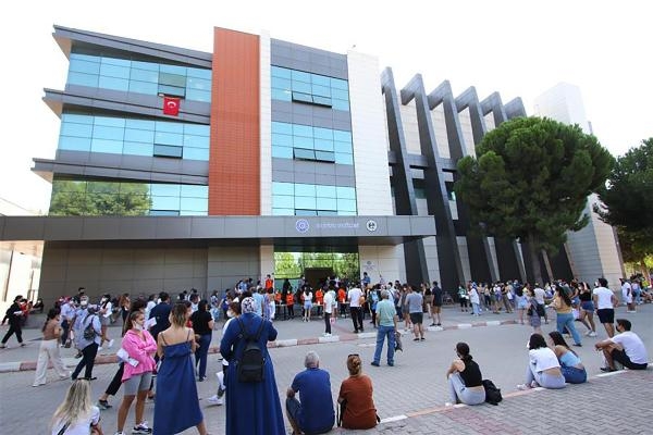 Bayraklı Belediyesi'nin öğretmen alım sınavı başvuruları sona erdi