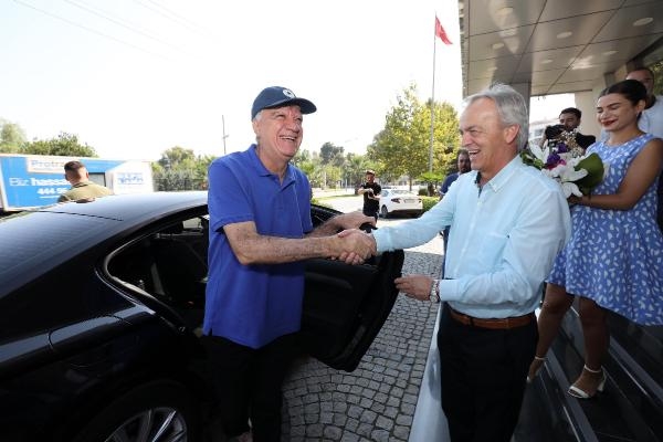 Belediye Başkanı Engin görevine döndü
