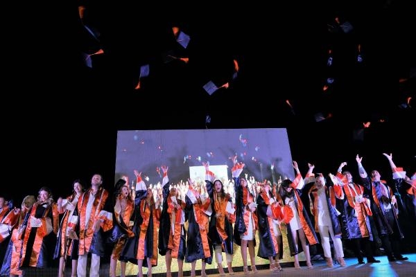 Bergama Asklepion'da 'tarihi' mezuniyet