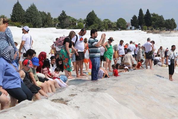 Beyaz cennet turistle doldu!