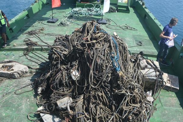 Bodrum'da denizin dibinde tonoz ve çapa temizliği