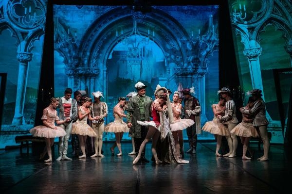 Bodrum'da 'Notre Dame'ın Kamburu' balesi sahnelendi