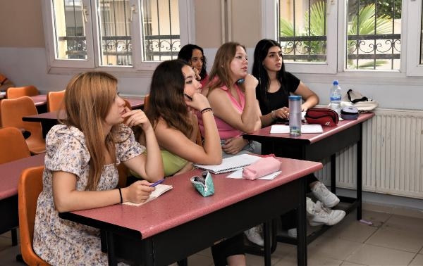Bornova Belediyesi eğitim merkezi kursiyerlerinin LGS başarısı