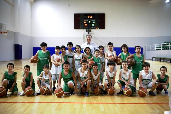 Bornova'da spor kurslarına yoğun ilgi! 6 ayda 10 bin 855 kursiyer