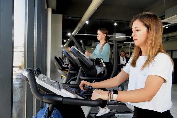 Bornova'da spor kurslarına yoğun ilgi! 6 ayda 10 bin 855 kursiyer