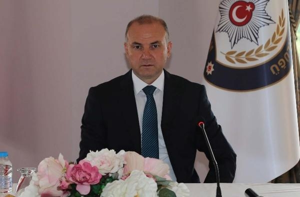Denizli'nin yeni valisi Coşkun ile emniyet müdürü Sağdıç görevlerine başladı