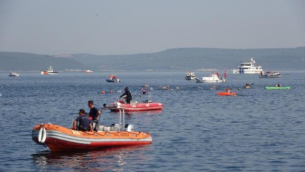 Down sendromlu milli yüzücü, boğazı yüzerek geçti