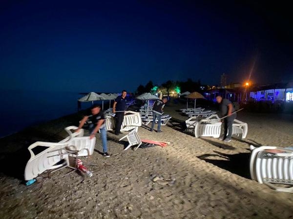 Edremit'te zabıtadan plajda operasyon