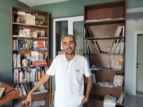 Eserleri İngiltere'de sergilenen Erkent: Türkiye'de davet edilen tek ressamdım
