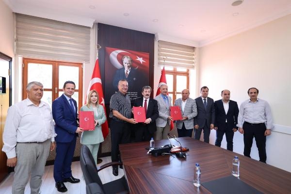 Eski milletvekilinden eğitime destek