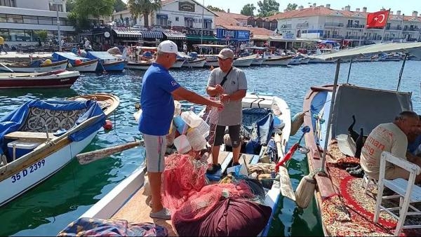 Foça'daki dev denizanalarının sebebi kirlilik