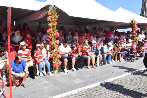 İzmir'de 30 Ağustos coşkusu