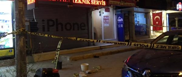 İzmir'de karı- koca esnafı vurdu
