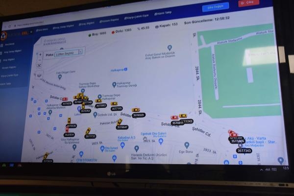 İzmir'de taksilerin taksimetre ayarında online dönem başlıyor