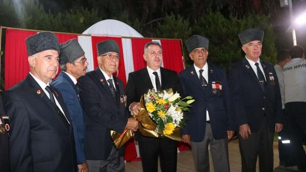 İzmir'in yeni Valisi Dr. Elban'dan 30 Ağustos resepsiyonu