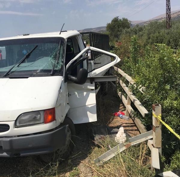 Kamyonet dere yatağına savruldu: 1 ölü, 5 yaralı