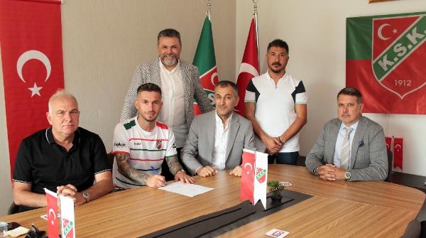 Karşıyaka, Adem Büyük'ü kadrosuna kattı