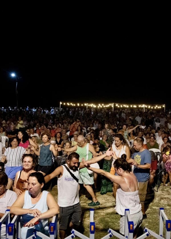 Kuşadası'nda halk konserleri devam ediyor