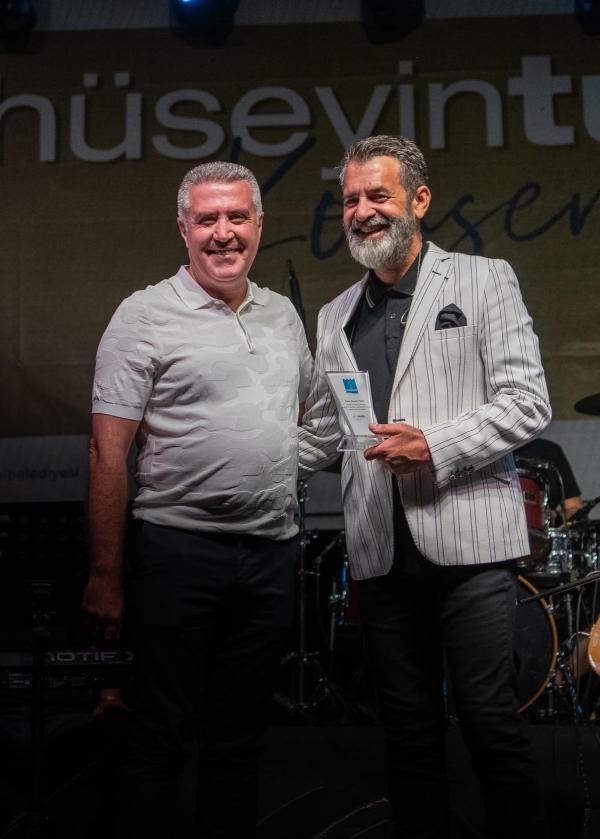 Kuşadası'nda halk konserleri devam ediyor