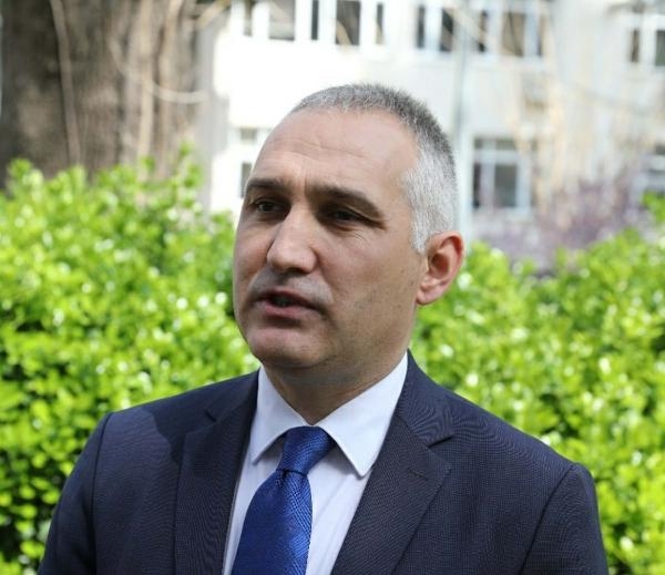 Manisa sularına 890 bin yavru sazan